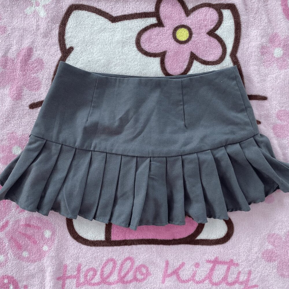 Forever 21 Women's Grey Pleated Mini Skirt